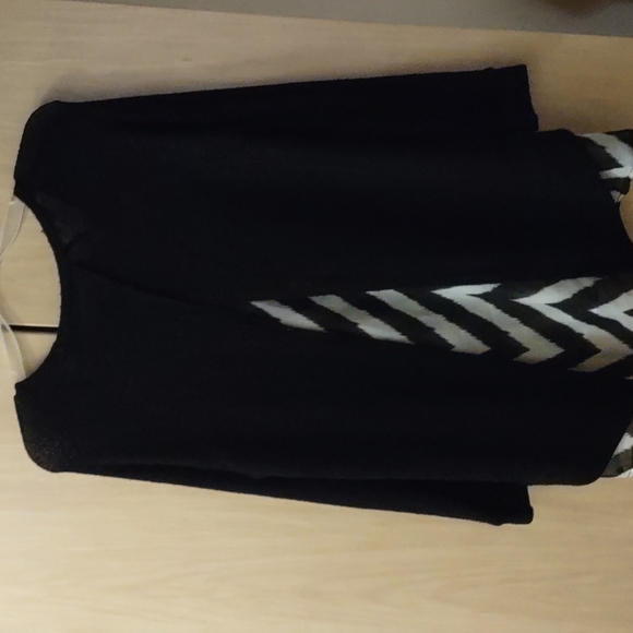 Black and white sweater. - Picture 2 of 2